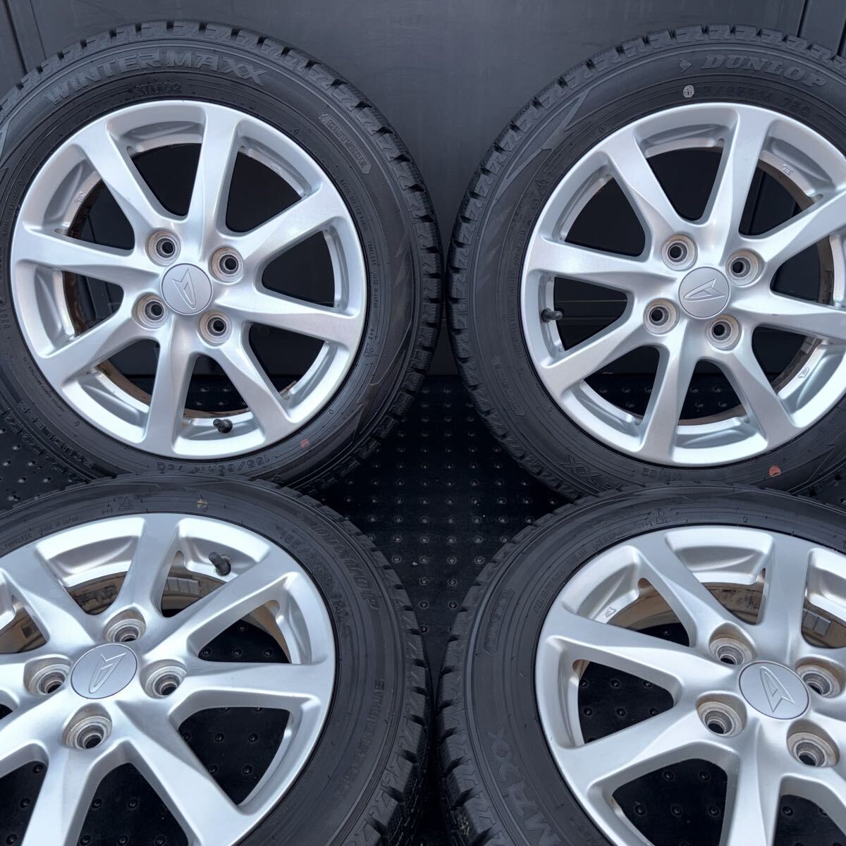 ダイハツ純正　バリ山！155/65R14 75Q 2021年製　ダンロップ　DUNLOP WINTERMAXX WM02 冬4本セット、14X4.5J 100-4H ＋45 管理番号A65_画像1