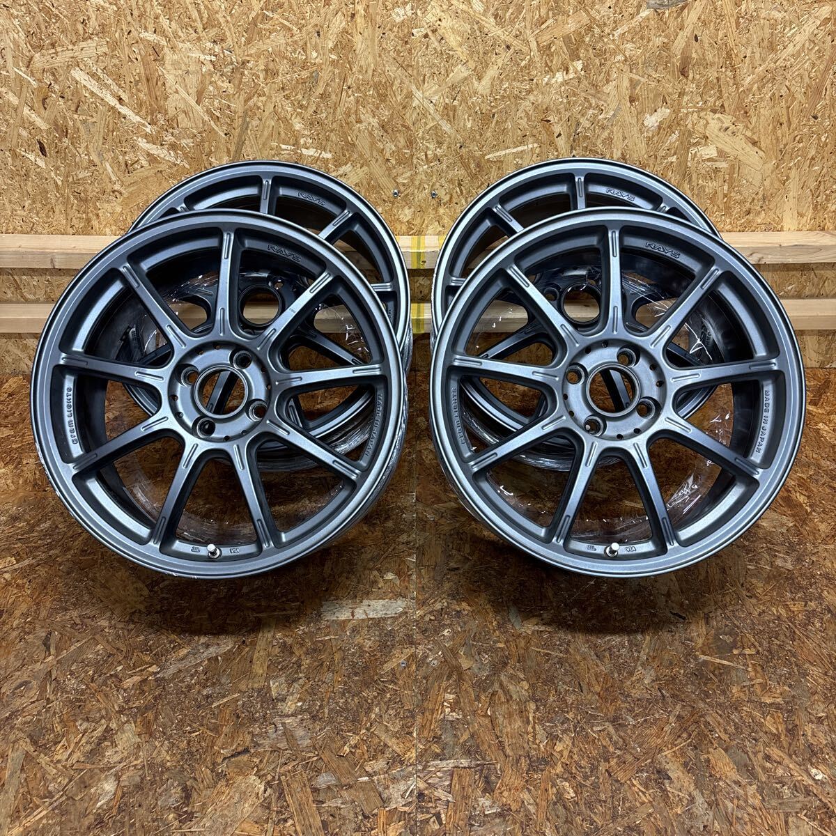 希少☆RAYS☆GL57☆17×7J+42☆100/4穴☆シビック　インテグラ　フィット　カローラ　ヴィッツ　アクア　ノート　マーチ　走り屋　JDM_画像1