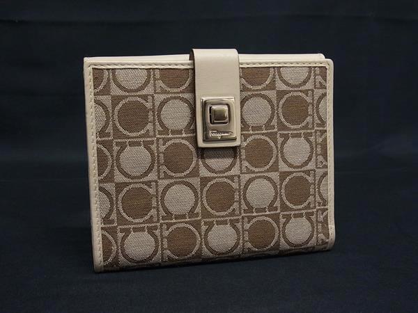 1 иен # прекрасный товар # Salvatore Ferragamo Ferragamo gun chi-ni парусина × кожа двойной бумажник бумажник кошелек для мелочи . оттенок коричневого FT2893