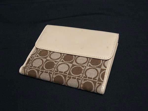 1 иен # прекрасный товар # Salvatore Ferragamo Ferragamo gun chi-ni парусина × кожа двойной бумажник бумажник кошелек для мелочи . оттенок коричневого FT2893