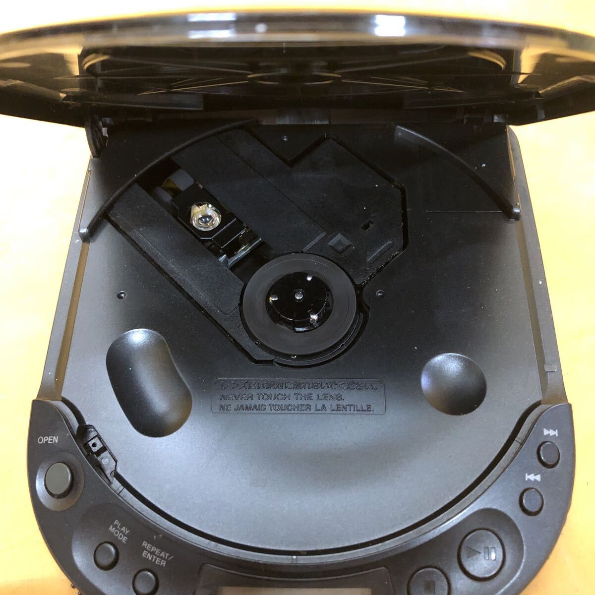 1円スタート　SONY Discman D-223 ポータブルCDプレーヤー 現状品_画像3