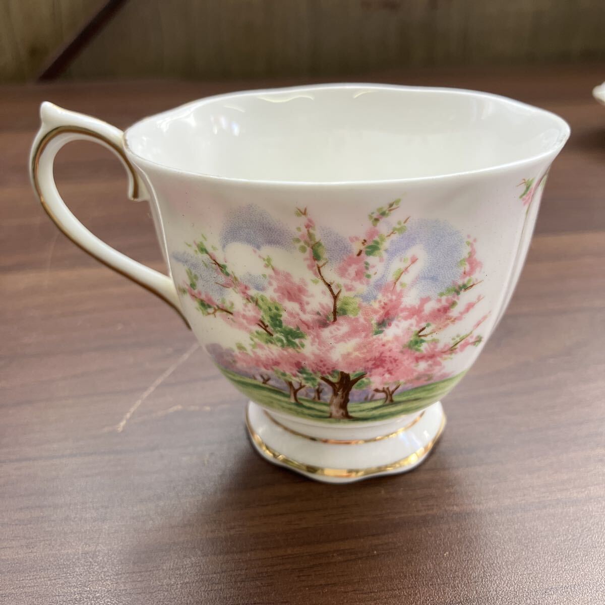 ロイヤルアルバート ブロッサムタイム フローラル ティーカップ&ソーサ― セット 英国 食器 桜 ROYAL ALBERT ティーカップ 洋食器_画像2