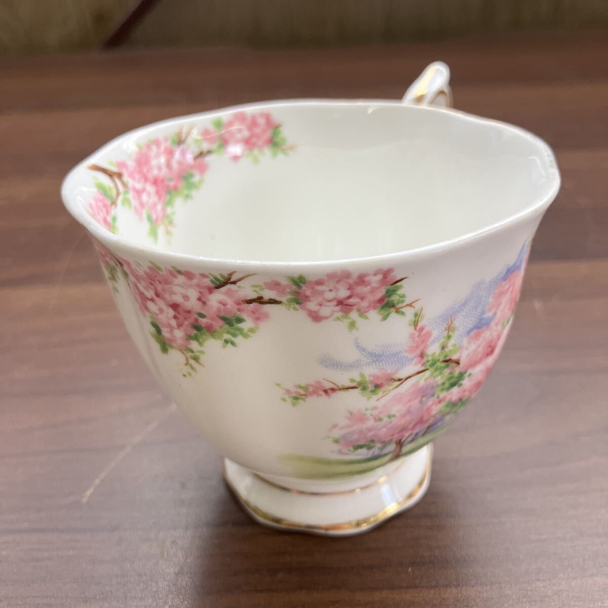 ロイヤルアルバート ブロッサムタイム フローラル ティーカップ&ソーサ― セット 英国 食器 桜 ROYAL ALBERT ティーカップ 洋食器_画像3