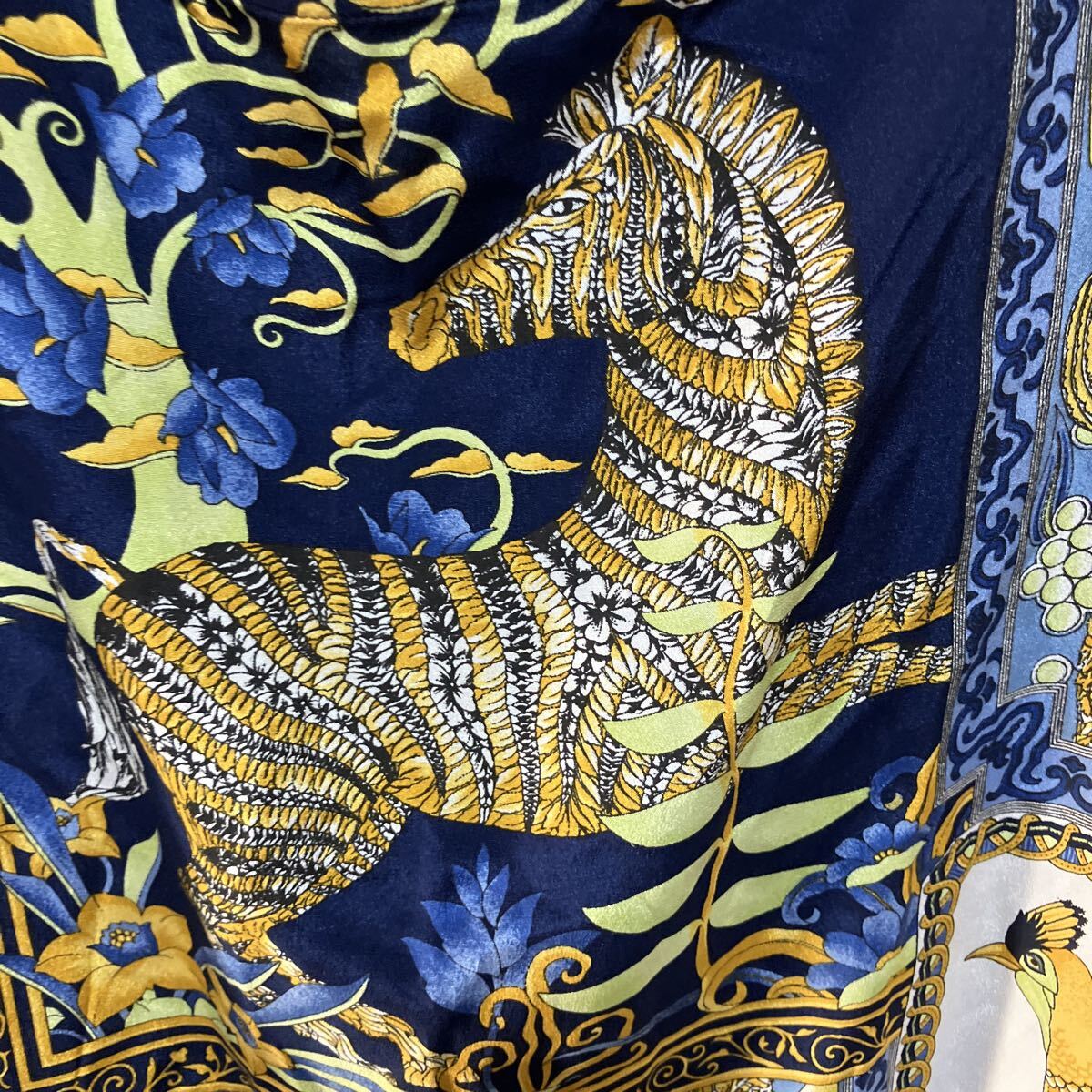 feragamo Ferragamo прохладный шея тянуть over короткий рукав шелк 100% SILK общий рисунок рисунок предмет лошадь .. животное рисунок бренд 