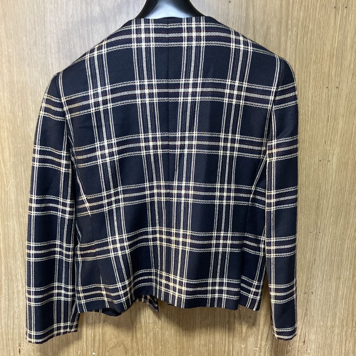 Burberry バーバリー ノバチェック シルク混 ウール ノーカラージャケット チェック柄 ツイード ブランド 上着 ジャケット レディース _画像7