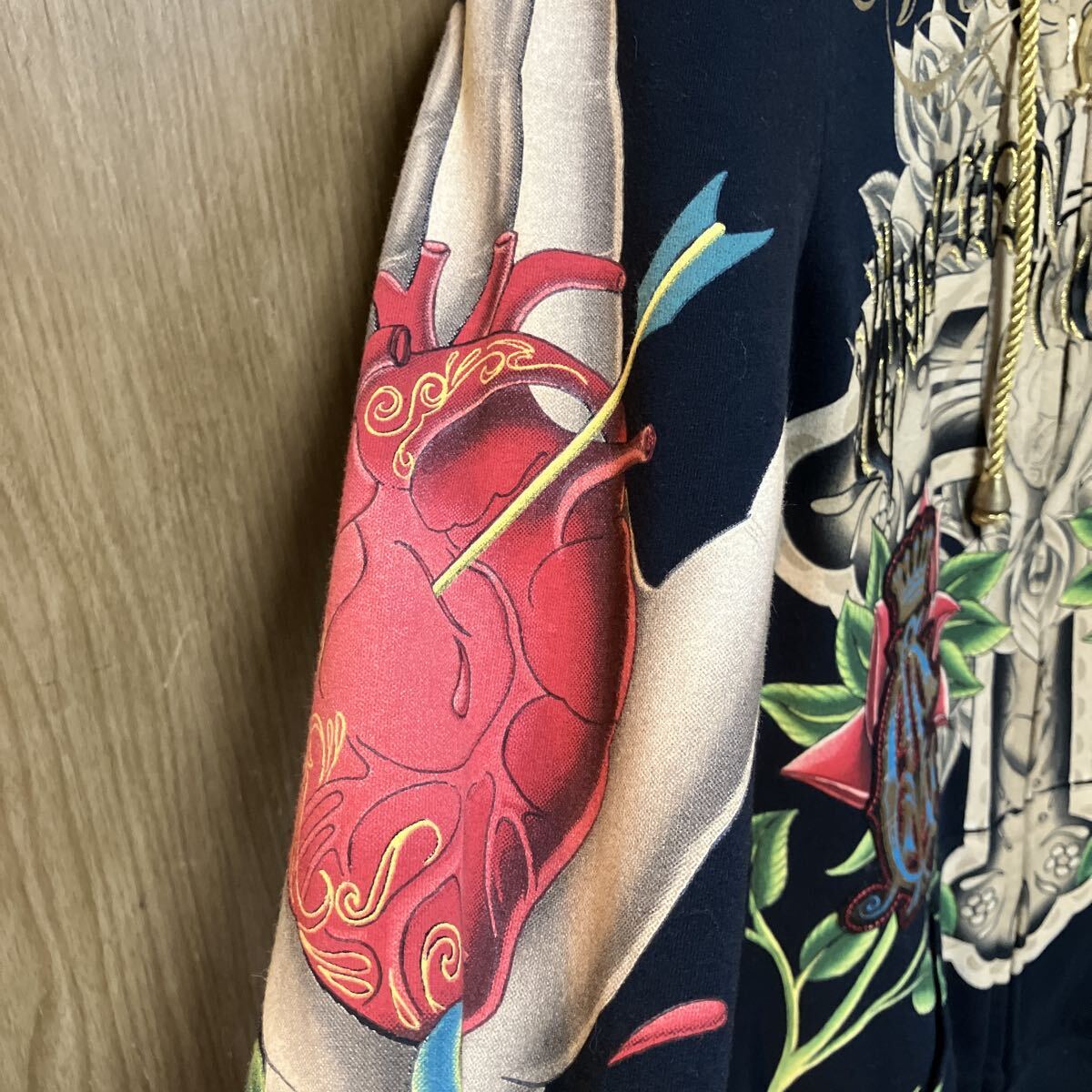 ICHRISTIAN AUDIGIER Women's Thermals クリスチャンオードジェー パーカー スウェット 総柄 ビーズ 柄物 黒 グラフィック デザイン_画像3