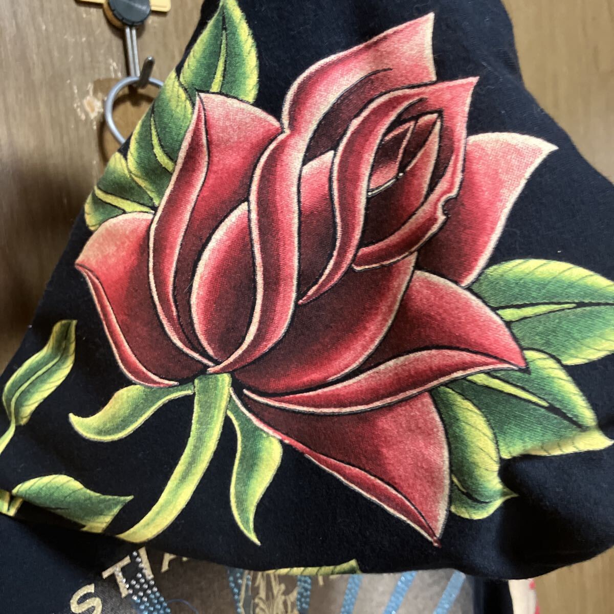 ICHRISTIAN AUDIGIER Women's Thermals クリスチャンオードジェー パーカー スウェット 総柄 ビーズ 柄物 黒 グラフィック デザイン_画像4