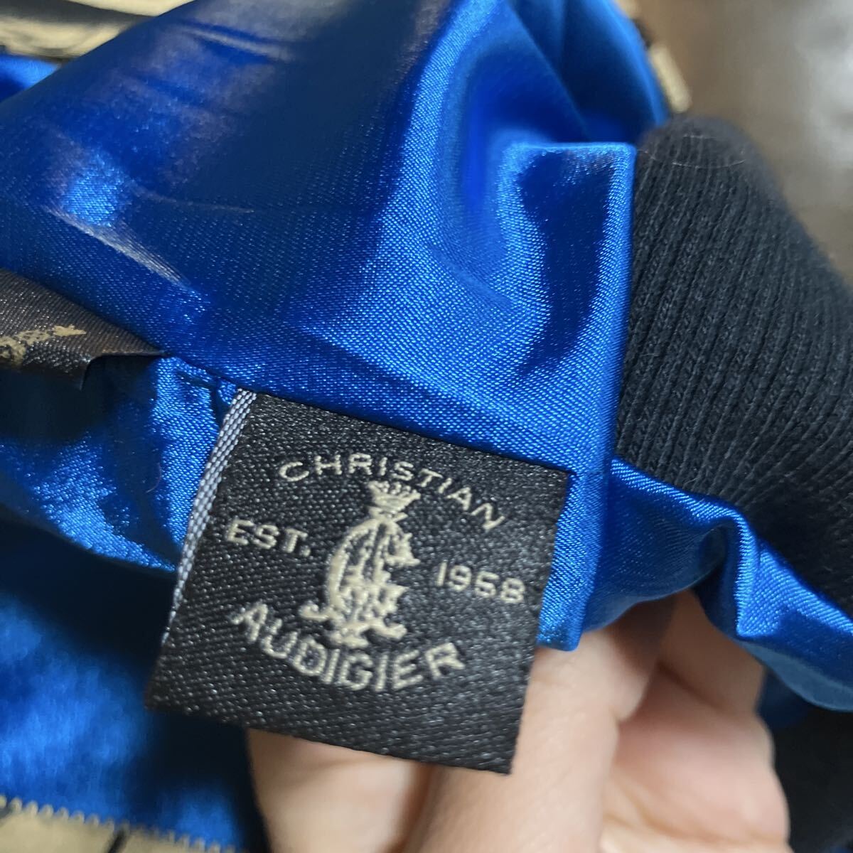 ICHRISTIAN AUDIGIER Women's Thermals クリスチャンオードジェー パーカー スウェット 総柄 ビーズ 柄物 黒 グラフィック デザイン_画像9