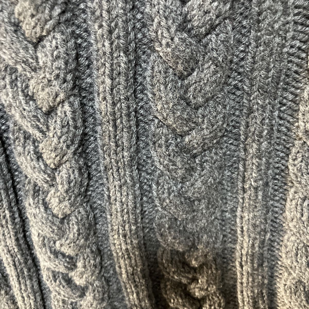 LOUIS VUITTON ルイヴィトン ポンチョ ボタン ウール ケーブル編み ケープベスト グレー ニットセーター ニット トップス ブランド _画像8