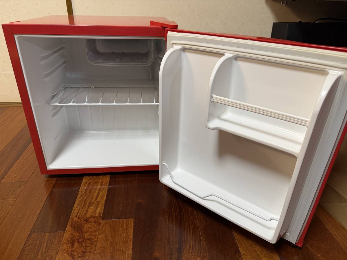 * Nostalgia Electrics CRF170COKE Coca * Cola рефрижератор 48L электризация только б/у *