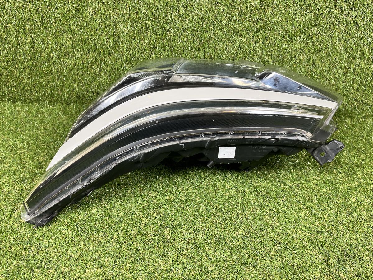 トヨタ純正 ZRR80W ZRR85W ヴォクシー 前期 LED ヘッドライト レンズ 左 左側 助手席側 ICHIKOH 28-229 【BI71114-3】_画像5