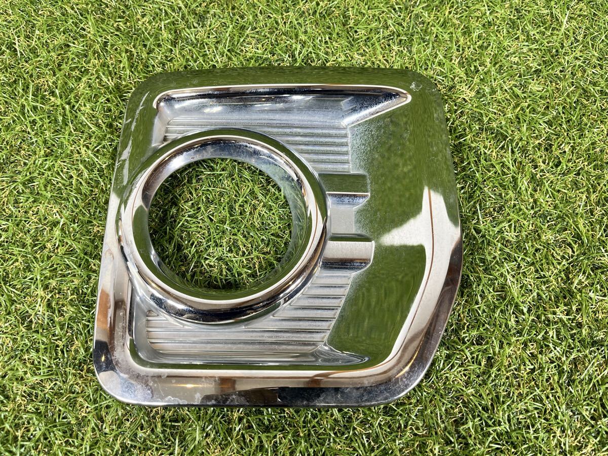 ダイハツ ウェイク LA700S LA710S 純正 フォグカバー 右 右側 運転席側 シルバーメッキ 52712-B2220 【KG71105-44】_画像2