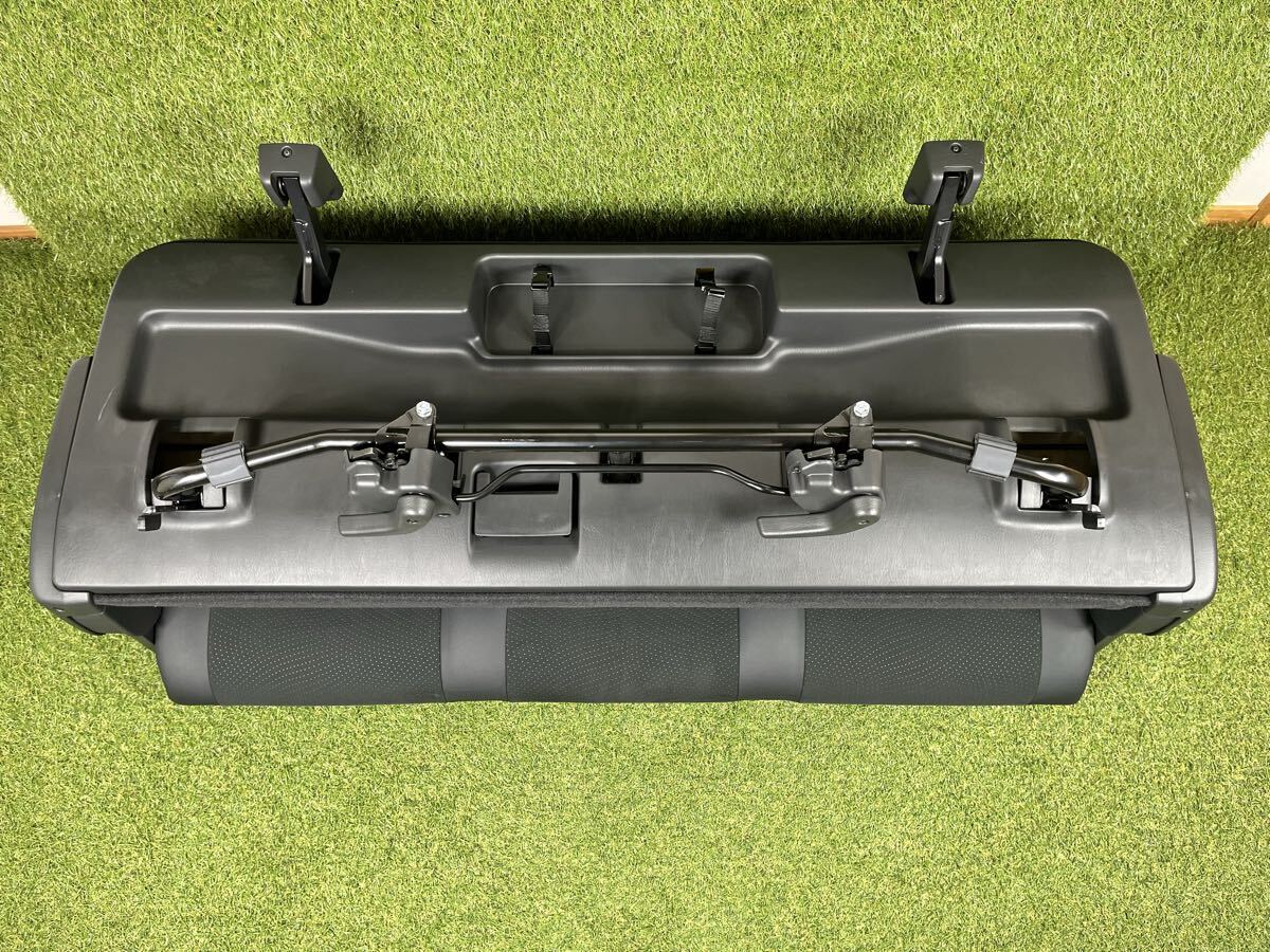 新車外し 美品 !! トヨタ 200 ハイエース ダークプライム2 純正 セカンドシート 2列目シート 個人宅配送不可 【E71111-10】_画像7