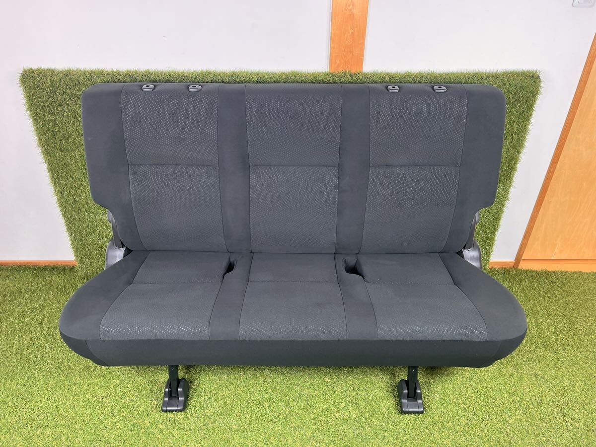 新車外し 美品 !! トヨタ 200 ハイエース スーパーGL 純正 セカンドシート 2列目シート 個人宅配送不可 【E71111-14】_画像1