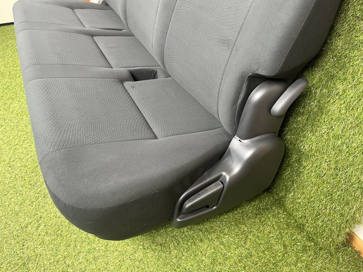 新車外し 美品 !! トヨタ 200 ハイエース スーパーGL 純正 セカンドシート 2列目シート 個人宅配送不可 【E71111-14】_画像4