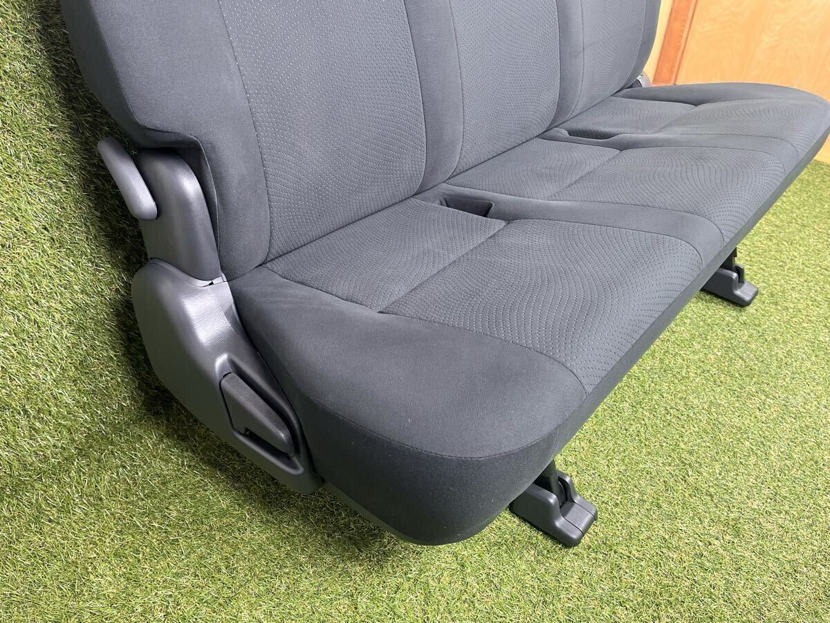 新車外し 美品 !! トヨタ 200 ハイエース スーパーGL 純正 セカンドシート 2列目シート 個人宅配送不可 【E71111-15】_画像5