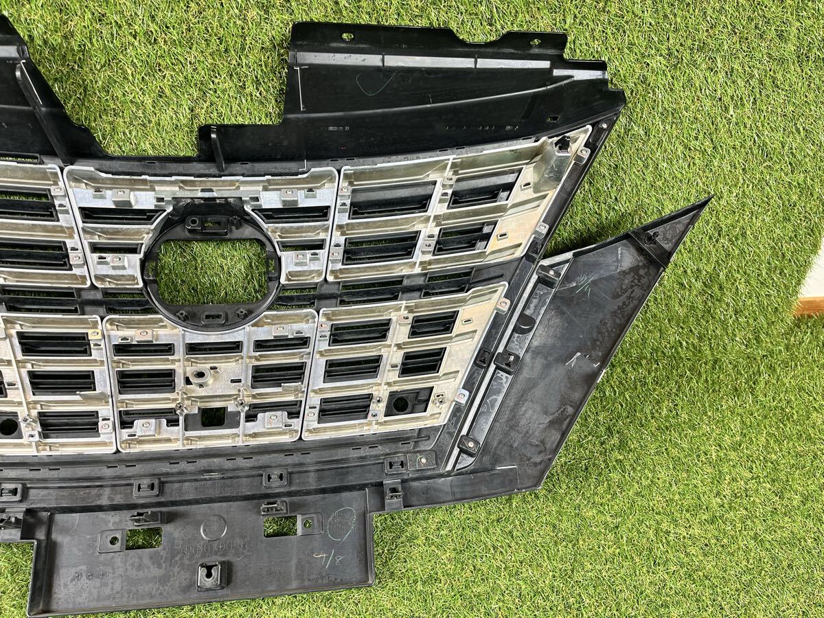 日産 純正 C27 セレナ e-Power 後期 フロントグリル ラジエーターグリル エアロ 62310 5TT1C 【YF'71114-56】_画像5