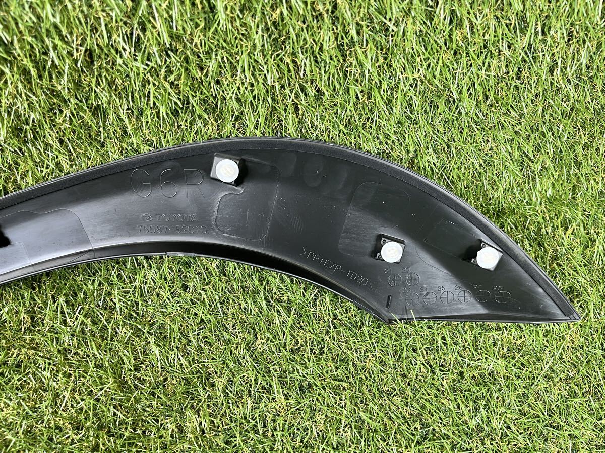 トヨタ 純正 MXPB10 MXPB15 MXPJ10 MXPJ15 ヤリスクロス フェンダーモール トリム リア アーチ 右 右側 75087-52010 【YE71114-15】_画像5