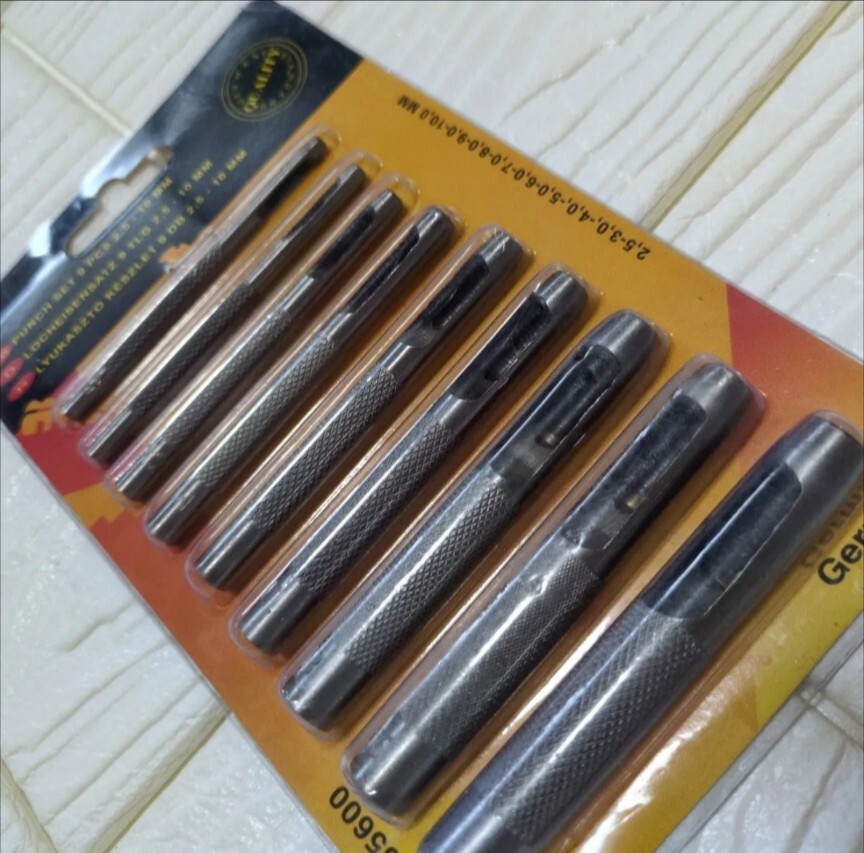 穴あけポンチ 9本 レザークラフト 工具 革細工 ベルト 打ち抜き DIY ハンドメイド 手芸 ハンドクラフト 新品 未使用 送料無料_画像5