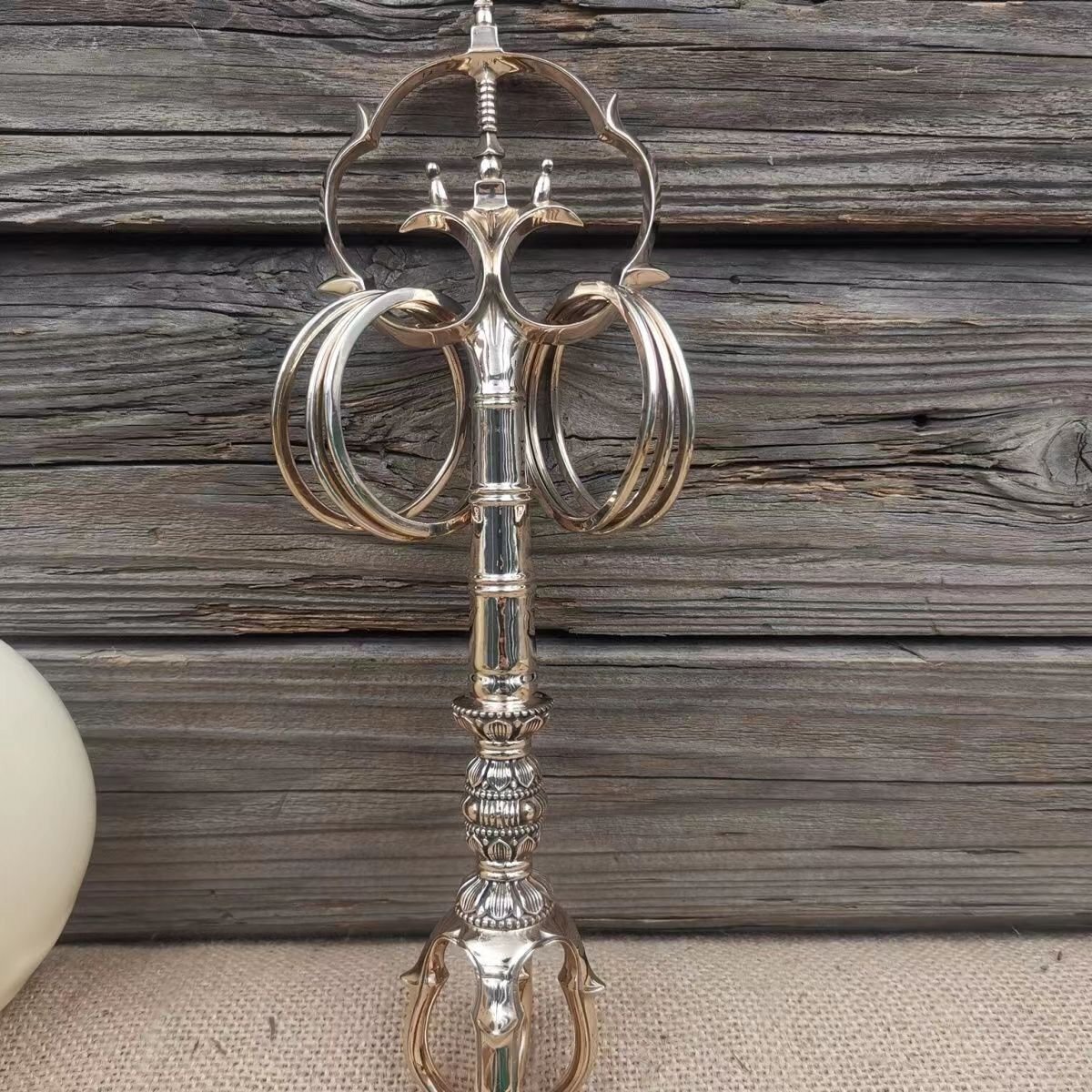  редкий . товар .... трость ручная работа подлинный .. буддизм .. предметы для домашнего буддийского алтаря . храм .. высота 23cm