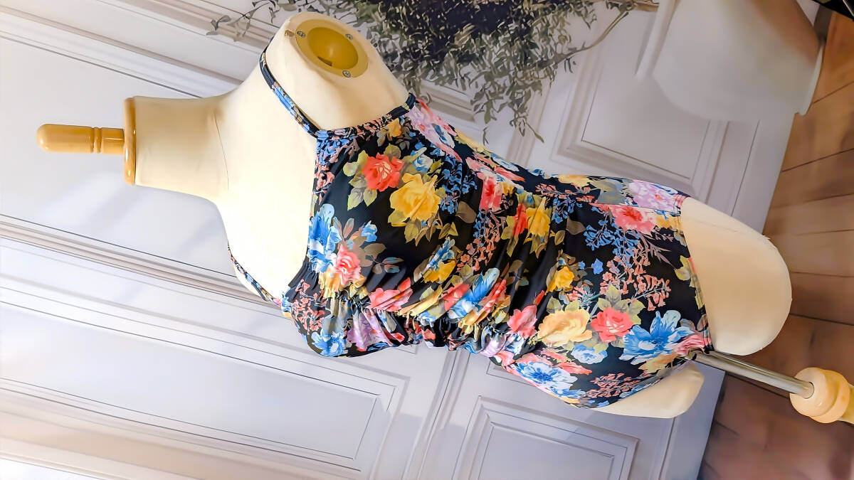 匿名配送♪未使用品♪Sサイズ（日本サイズL)♪フローラルお花プリント♪シャーリングワンピース水着☆彡_画像2