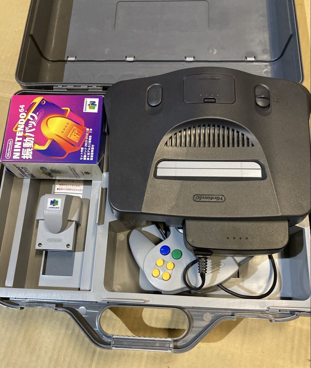 1000円〜ニンテンドー64本体 動作未確認 コントローラー1つ　振動パック2つ 専用収納ケース付き_画像1