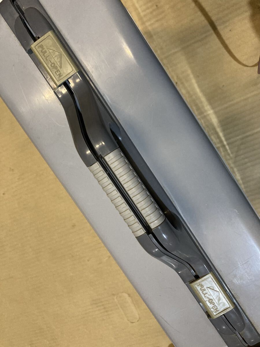 1000円〜 スーパーファミコン本体 専用収納ケース付 コントローラー1つ 任天堂 SHVC-001_画像9