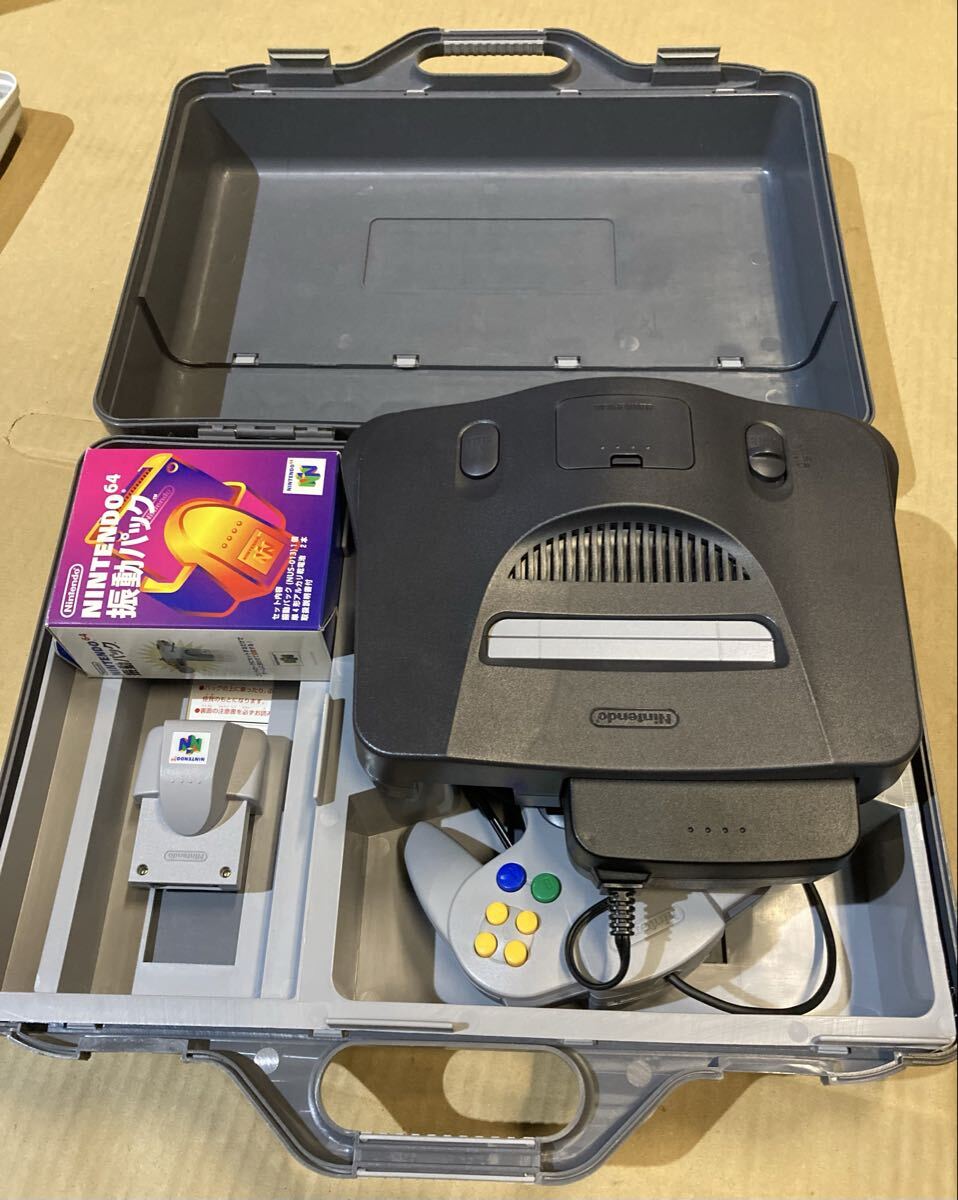 1000円〜ニンテンドー64本体 動作未確認 コントローラー1つ　振動パック2つ 専用収納ケース付き_画像2