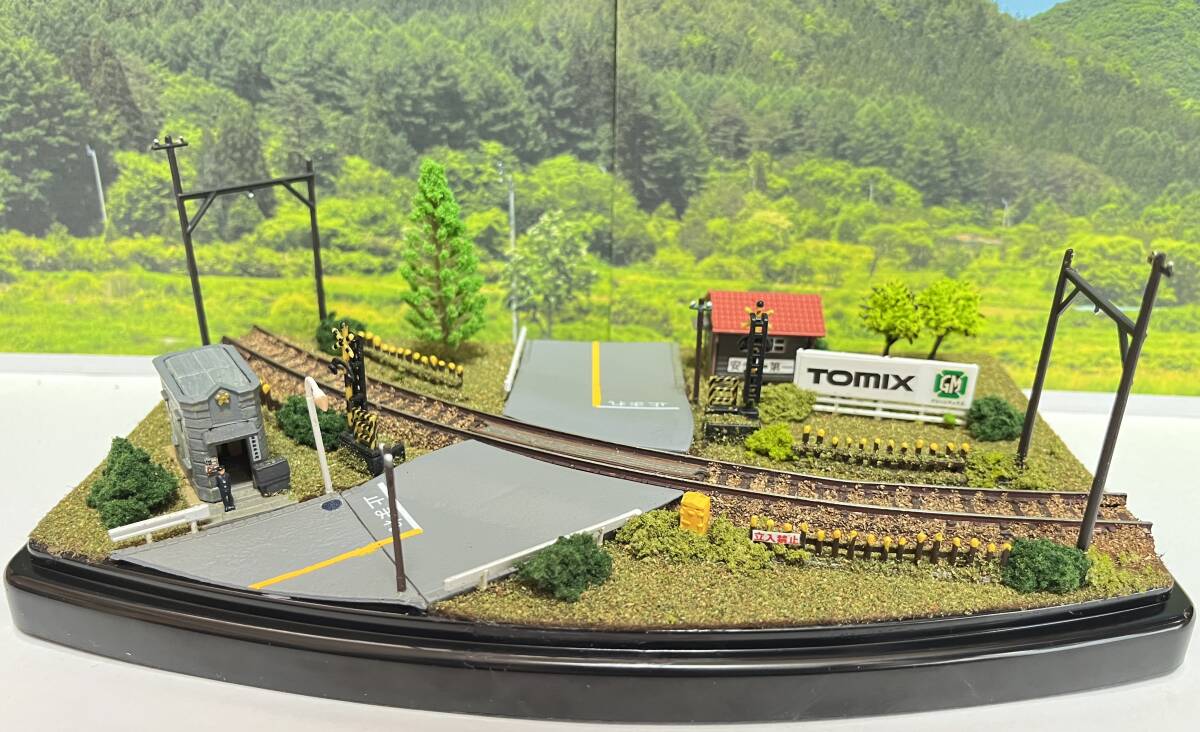 Ｎゲージ展示台　交番と詰所のある踏切風景_画像8