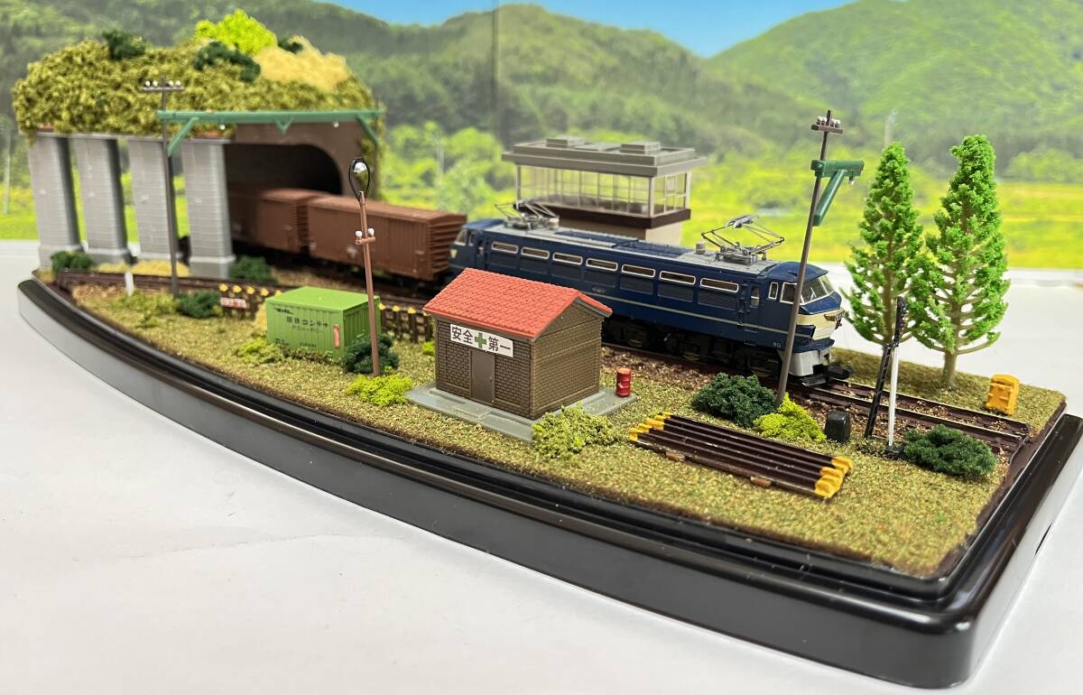 Ｎゲージ展示台　トンネルと信号所のある風景_画像1