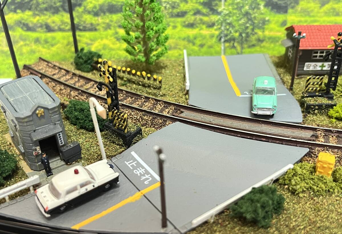 Ｎゲージ展示台　交番と詰所のある踏切風景_画像7