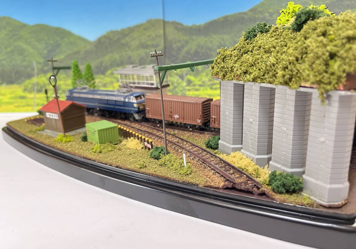 Ｎゲージ展示台　トンネルと信号所のある風景_画像3