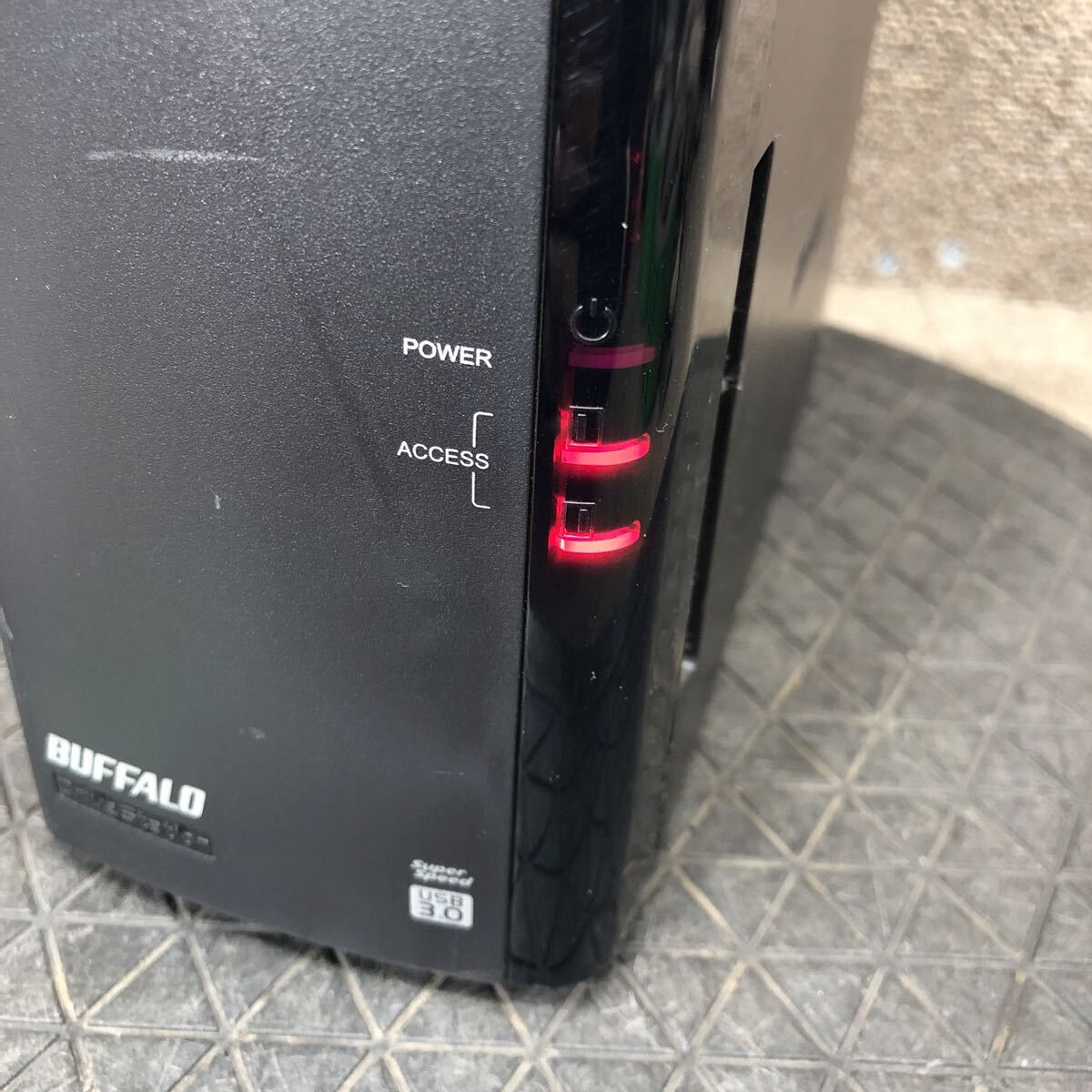 98-2365 激安 PC パーツ HDDケース NAS 2ベイ BUFFALO DriveStation HD-WHU3/R1 HD-WH4TU3/R1 通電.電源オン.オフok HDD無し ジャンク_画像2