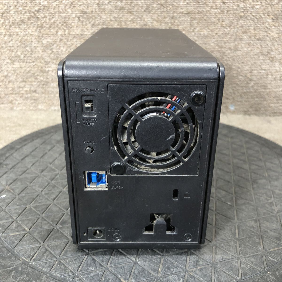 98-2365 激安 PC パーツ HDDケース NAS 2ベイ BUFFALO DriveStation HD-WHU3/R1 HD-WH4TU3/R1 通電.電源オン.オフok HDD無し ジャンク_画像4
