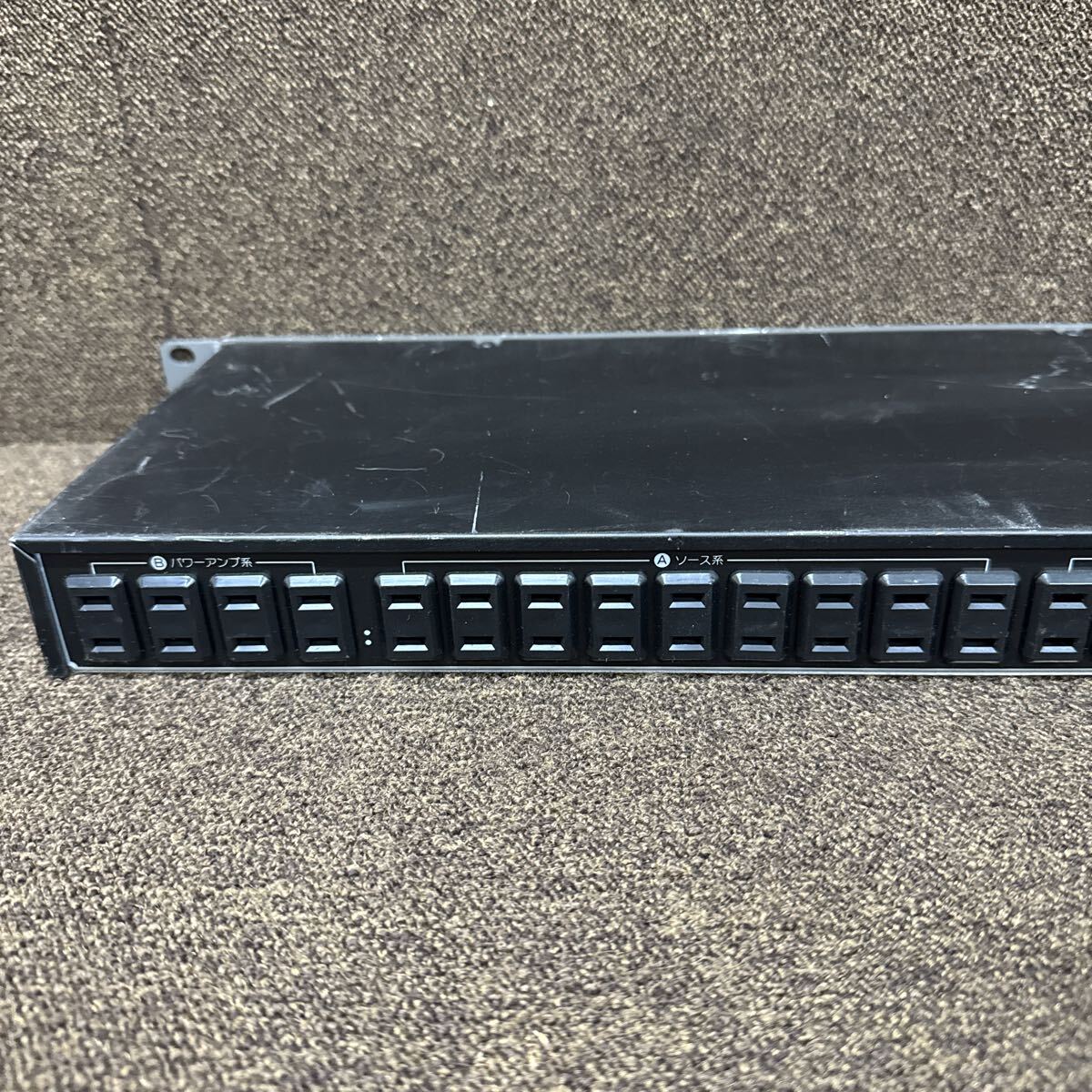 JZ11-71 激安 AC POWER DISTRIBUTOR TD-2000 通電、電源OK 中古現状品 ※3回再出品で処分_画像6