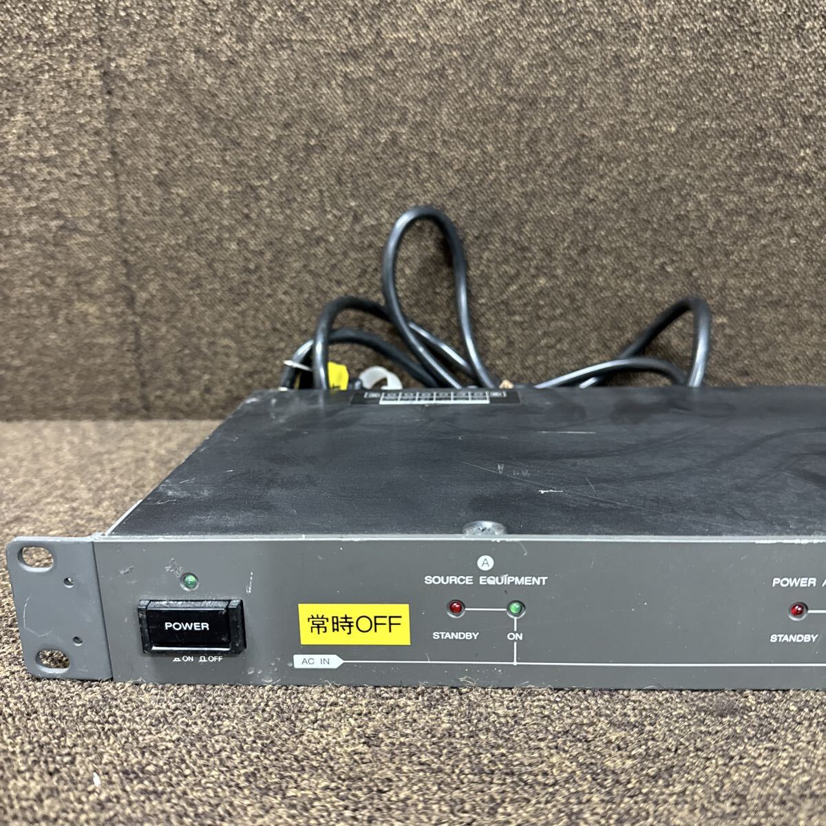 JZ11-73 激安 AC POWER DISTRIBUTOR TD-2000 通電不可 中古現状品 ※3回再出品で処分_画像3