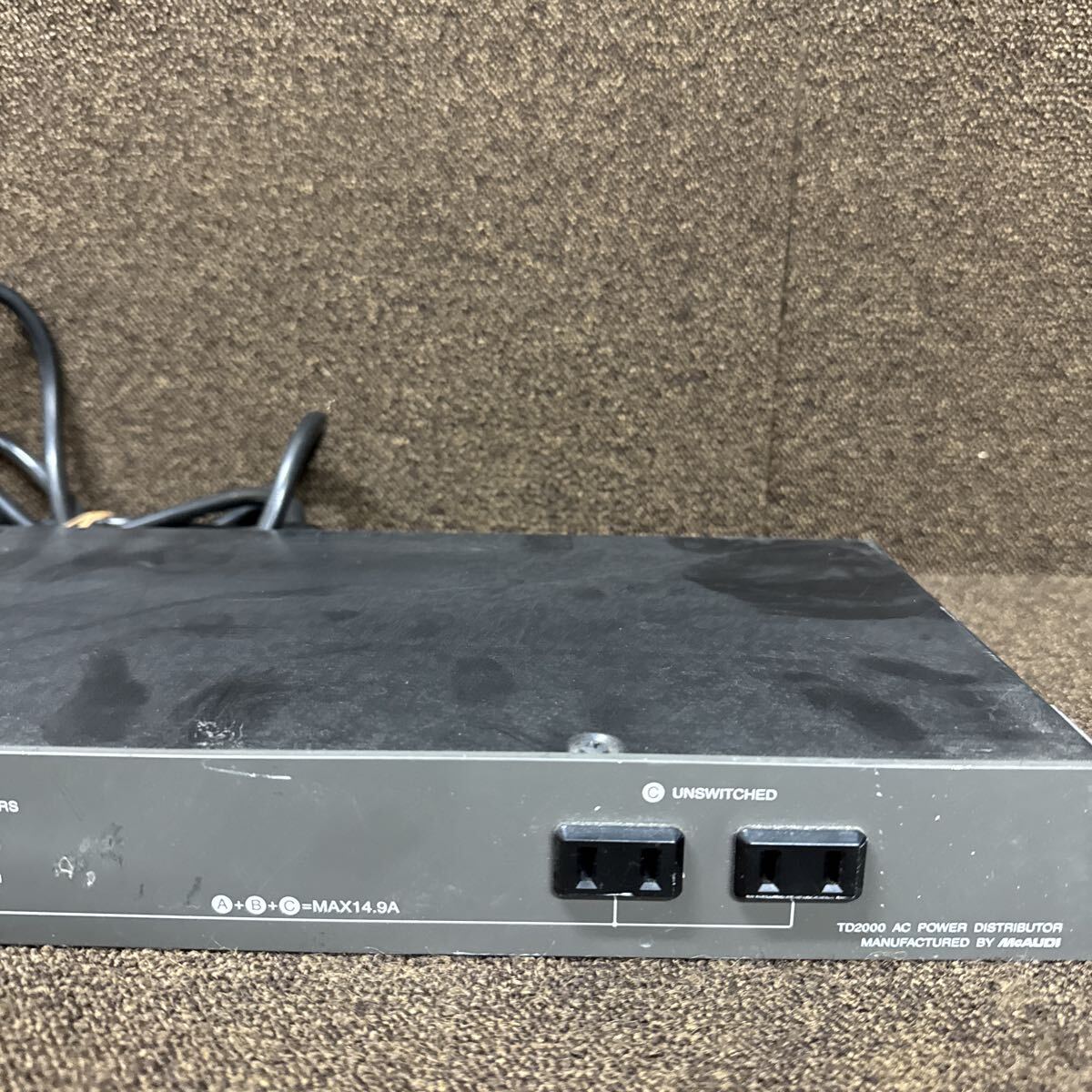 JZ11-73 激安 AC POWER DISTRIBUTOR TD-2000 通電不可 中古現状品 ※3回再出品で処分_画像4