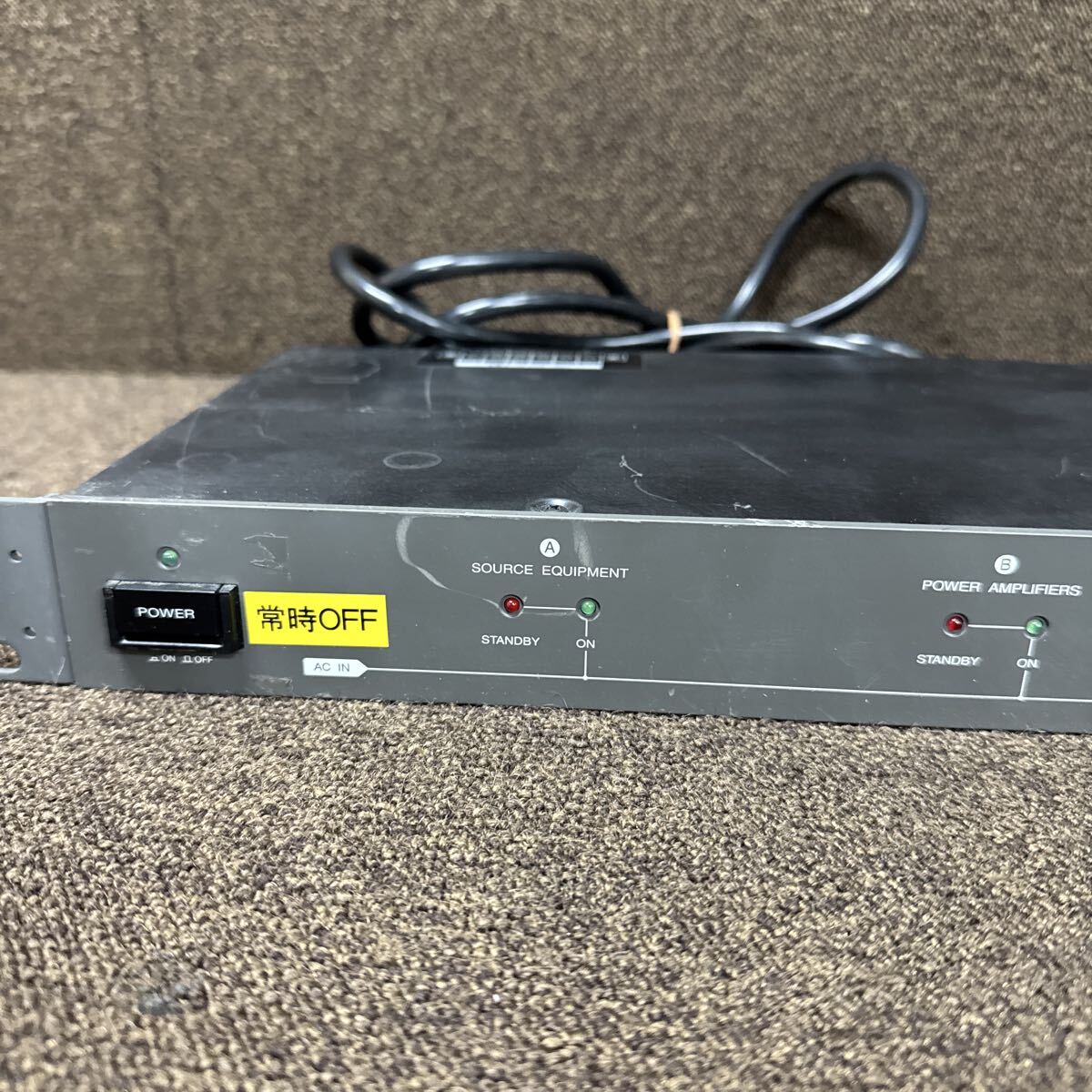 JZ11-75 激安 AC POWER DISTRIBUTOR TD-2000 通電不可 中古現状品 ※3回再出品で処分_画像2