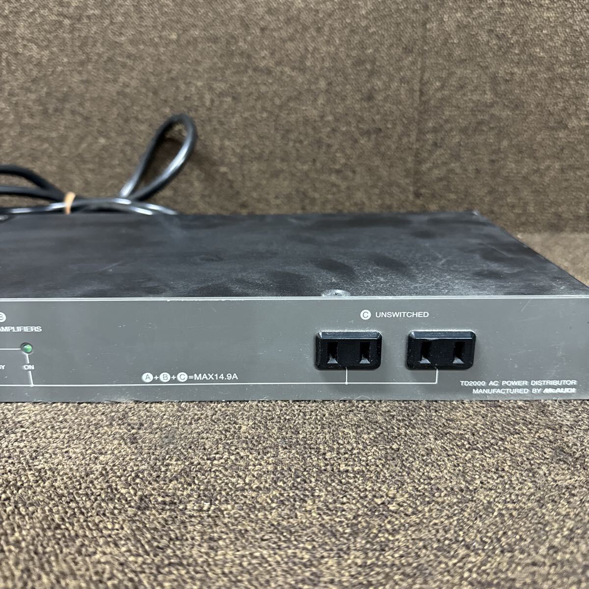 JZ11-75 激安 AC POWER DISTRIBUTOR TD-2000 通電不可 中古現状品 ※3回再出品で処分_画像3