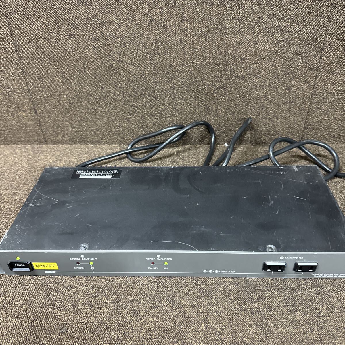 JZ11-76 激安 AC POWER DISTRIBUTOR TD-2000 通電、電源OK 中古現状品 ※3回再出品で処分_画像4