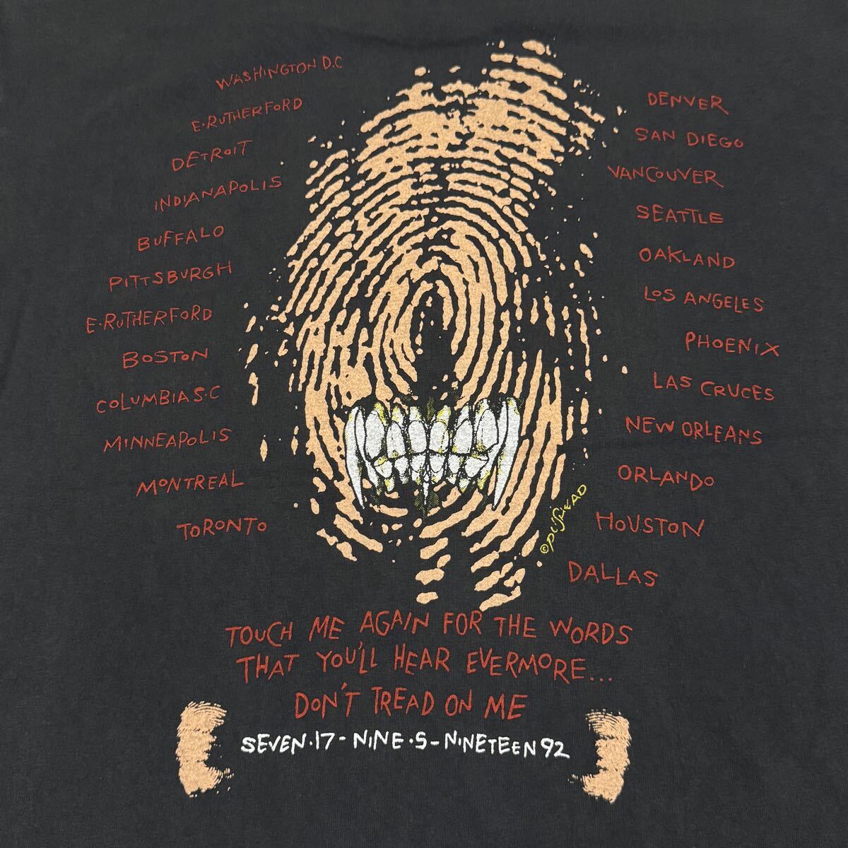 送料無料サイズL★ラスト1点★メタリカ★don't tread on me Tシャツ黒灰★METALLICA★バンドT★シングルステッチ_画像9