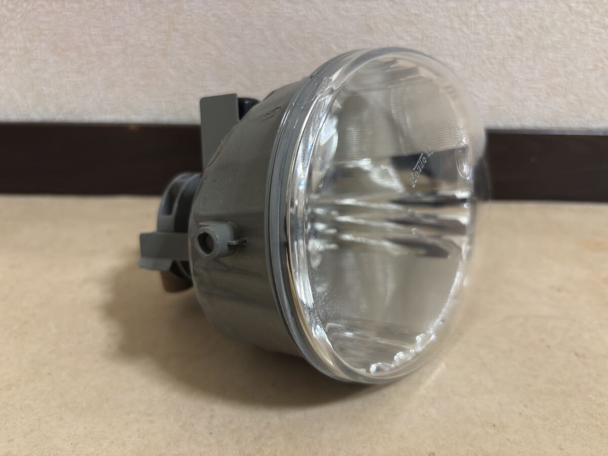トヨタ 右 フォグランプ 42-34 70ヴォクシー ポルテ エスティマ 番A076_画像5