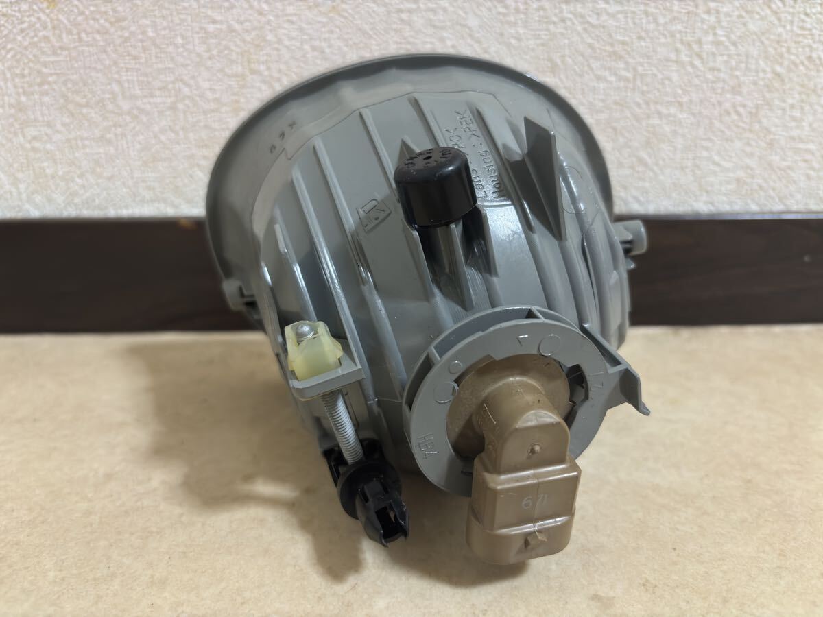 トヨタ 右 フォグランプ 42-34 70ヴォクシー ポルテ エスティマ 番A076_画像6