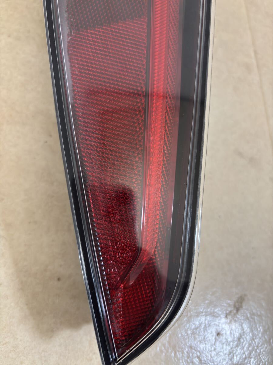 プリウス DAA-ZVW50 左フィニッシャーパネル Sセーフティプラス 218 右テールランプ ICHIKOH 47-78 81591-47020 番A066_画像2