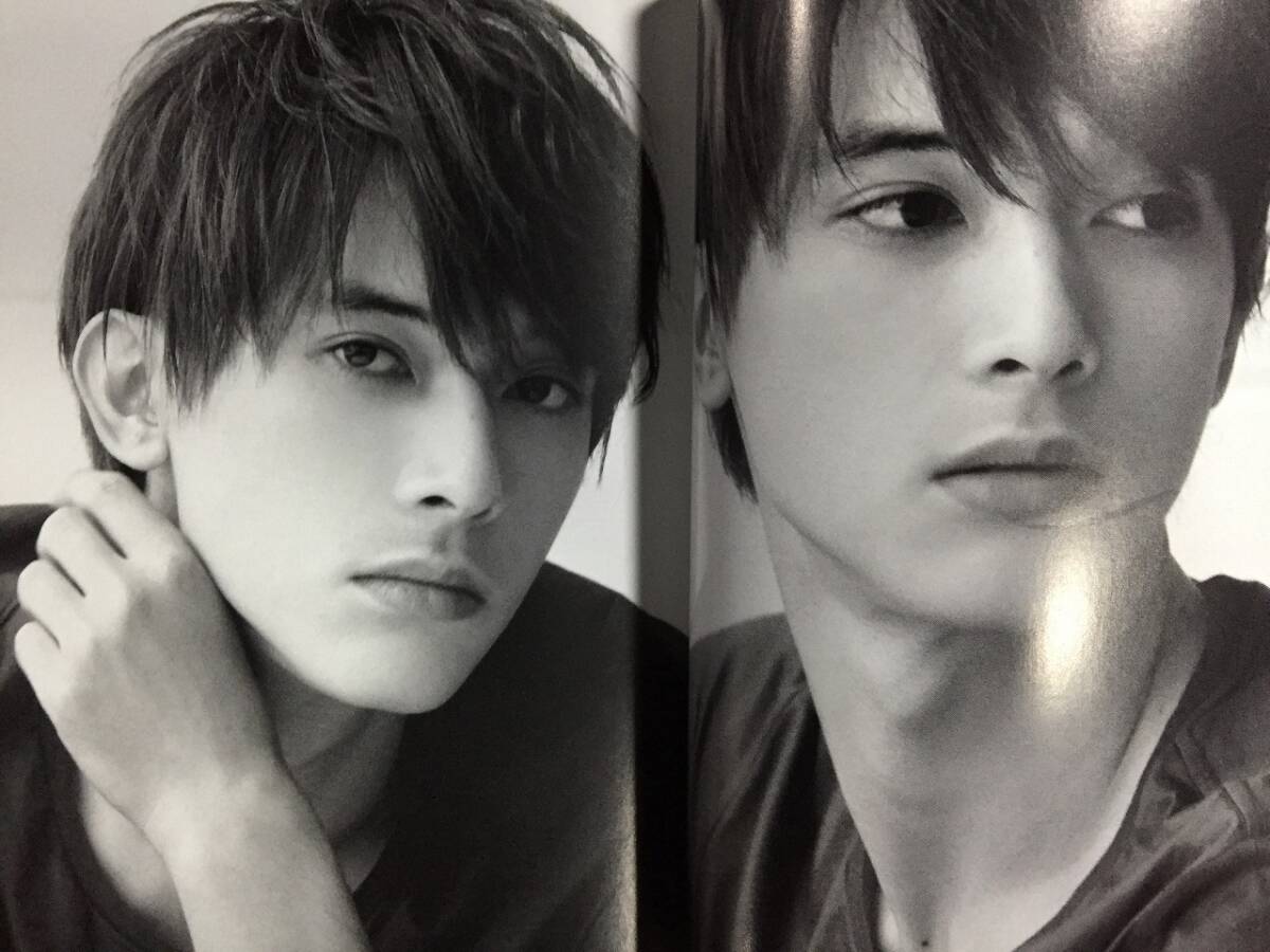 Y1038-80/ 吉沢亮 写真集 Interview Departure 2冊セット_画像7