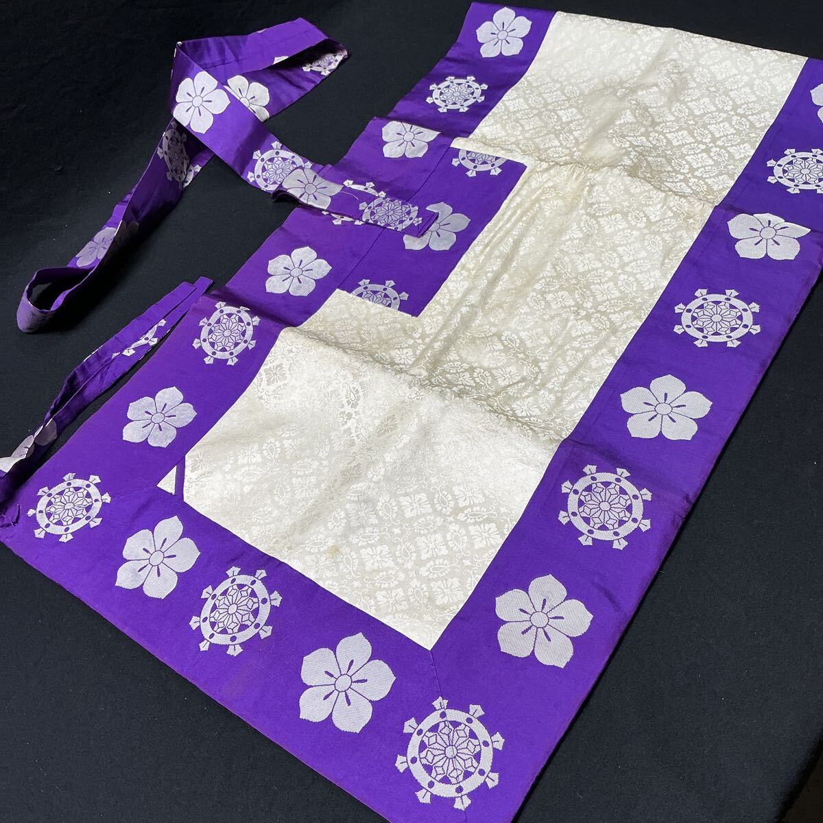 [L6B846].... натуральный шелк ... колесо .. белый × фиолетовый зимний закон необходимо похороны предметы для домашнего буддийского алтаря .. похороны оборудование пачка закон . оберточная бумага под кимоно 