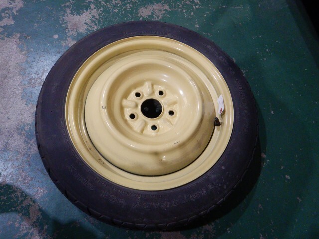 ヴォクシー DBA-ZRR70W スペアタイヤ トヨタ 16インチ 369615_画像1