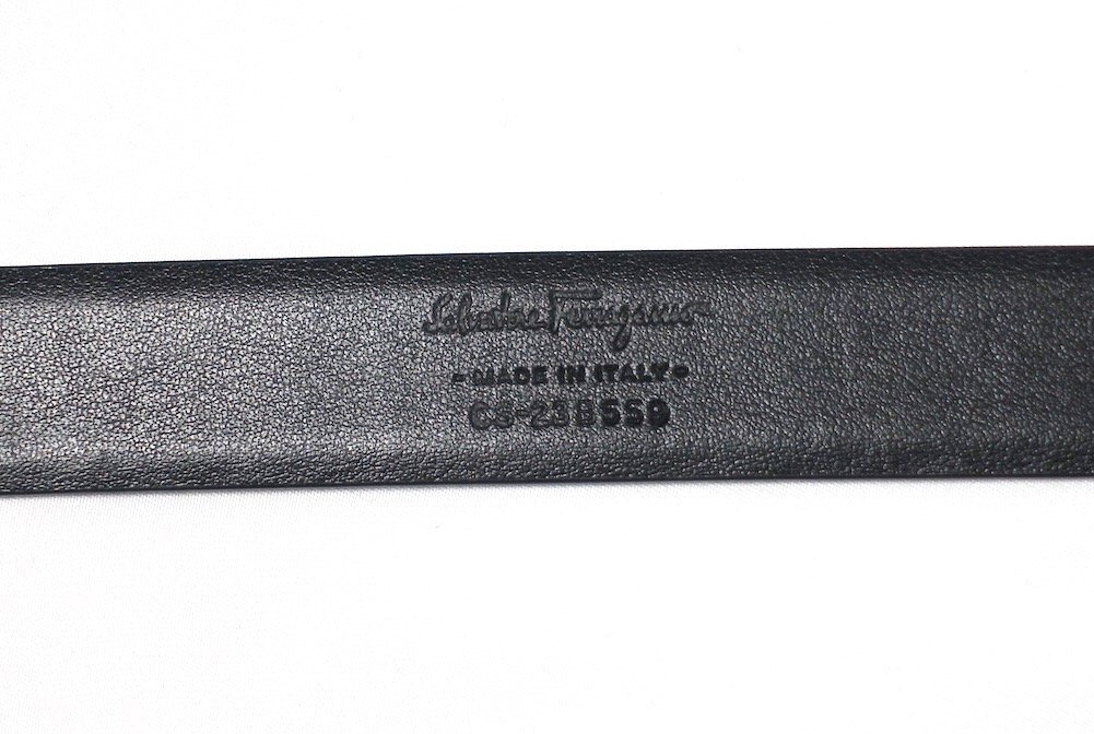  обычная цена 6 десять тысяч новый товар не использовался Salvatore Ferragamo Ferragamo gun chi-ni кожаный ремень CS-23B559 черный × Gold металлические принадлежности для мужчин и женщин 100