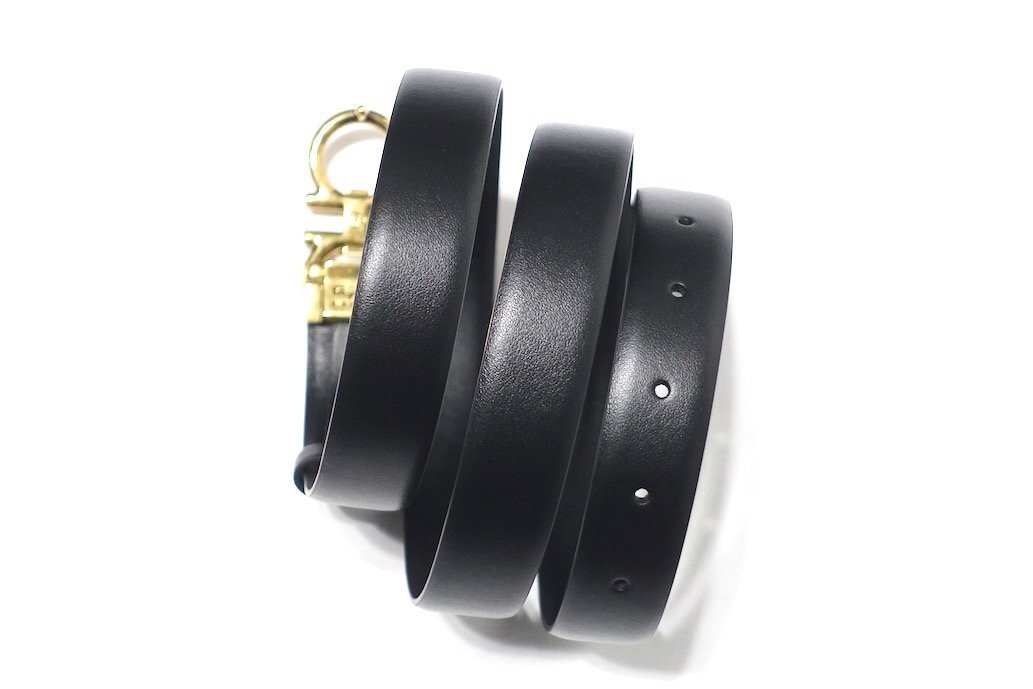  обычная цена 6 десять тысяч новый товар не использовался Salvatore Ferragamo Ferragamo gun chi-ni кожаный ремень CS-23B559 черный × Gold металлические принадлежности для мужчин и женщин 100