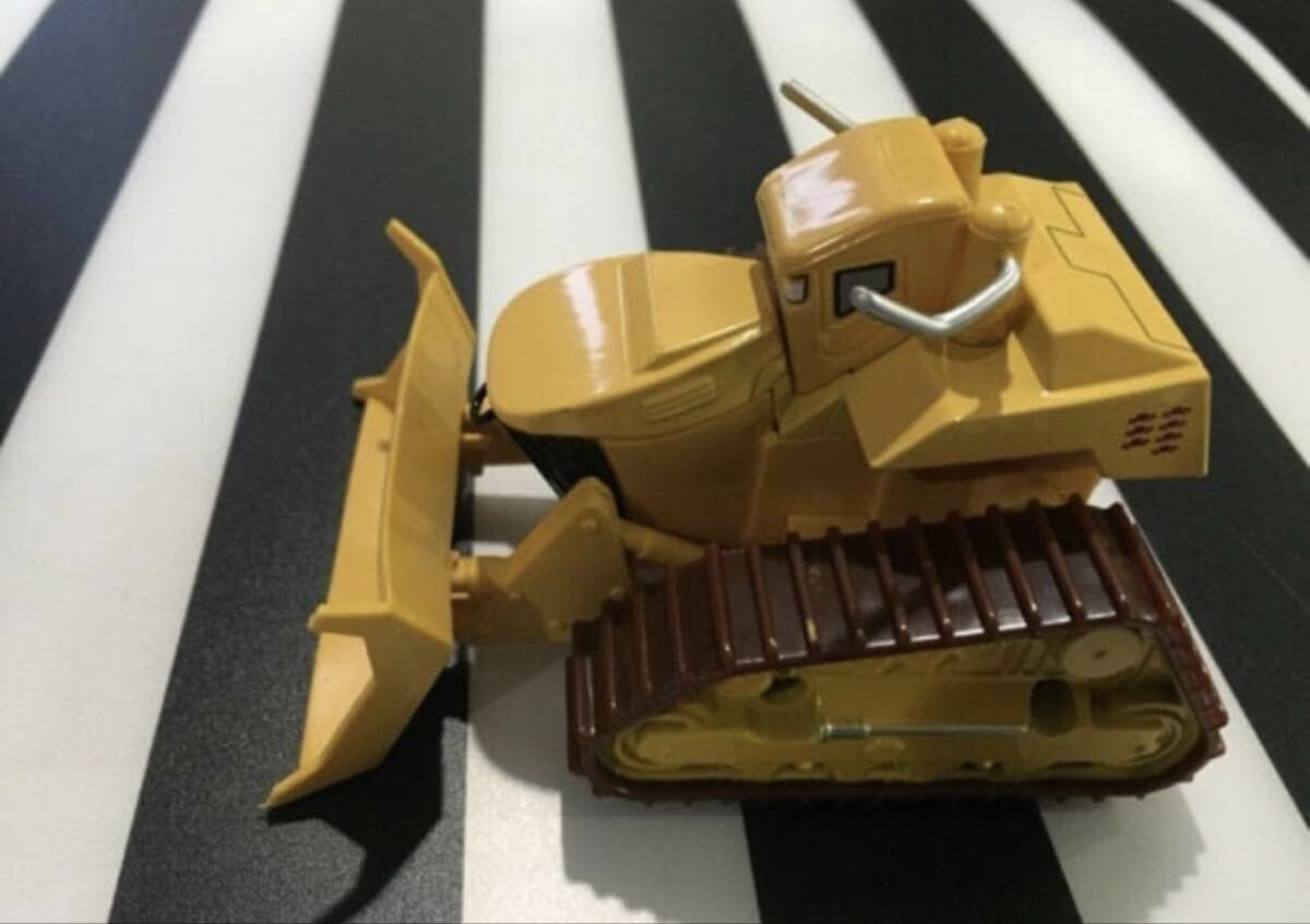 新品　絶版カーズ ミニカー　チュイ　ブルドーザー_画像3